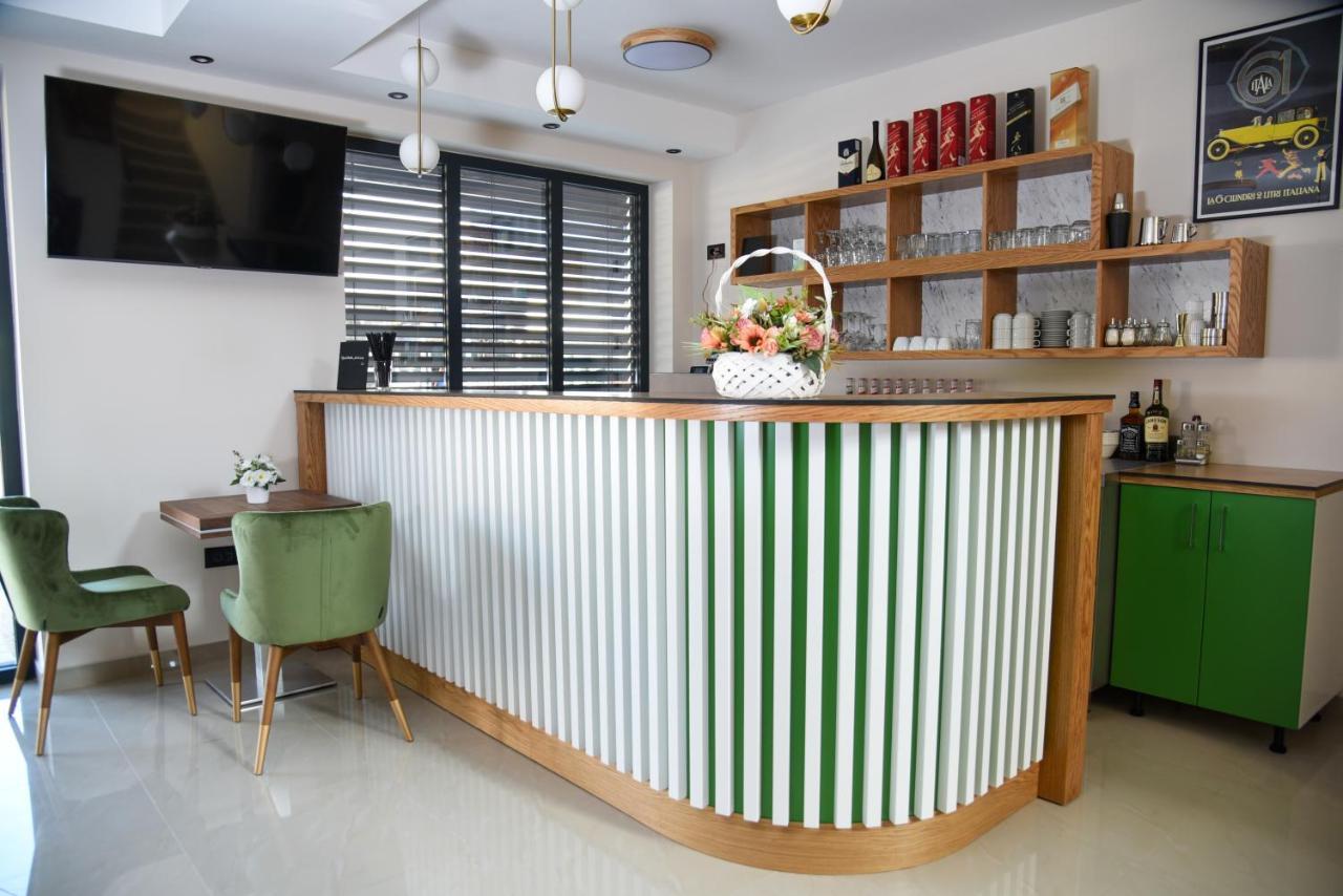 Merak Rooms & Caffe Bar Szabács Kültér fotó