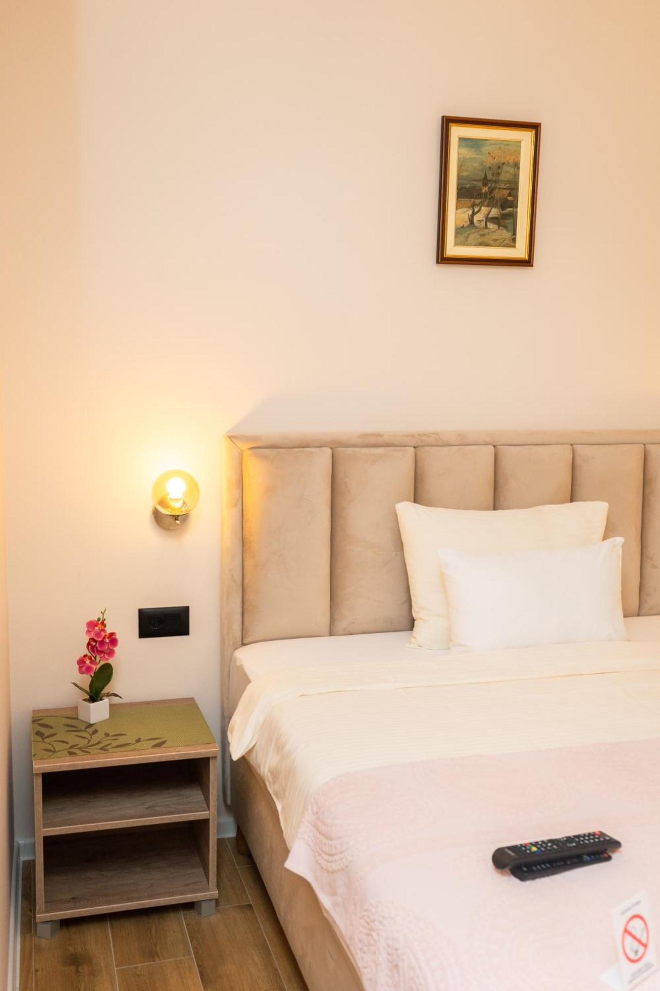 Merak Rooms & Caffe Bar Szabács Kültér fotó
