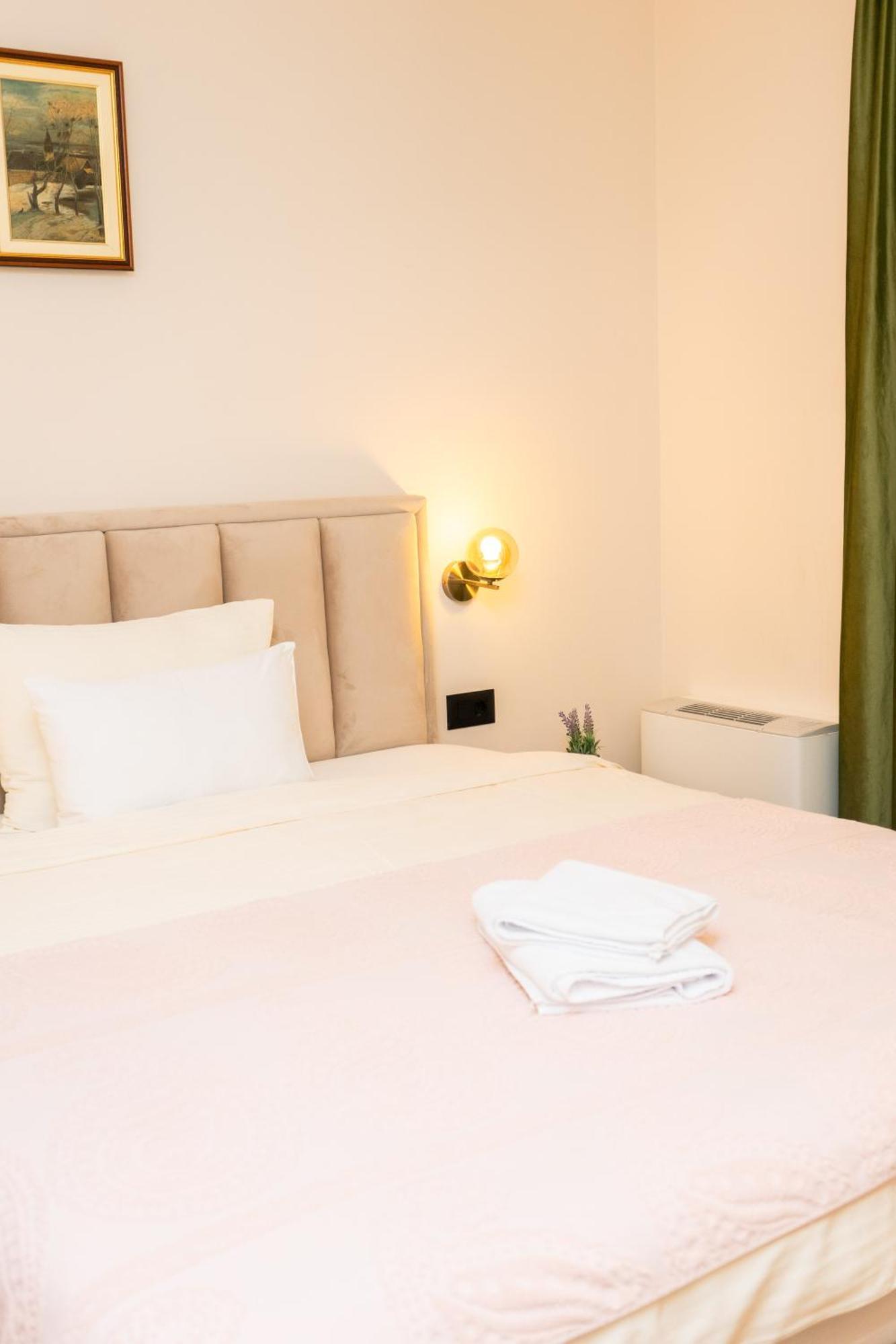 Merak Rooms & Caffe Bar Szabács Kültér fotó