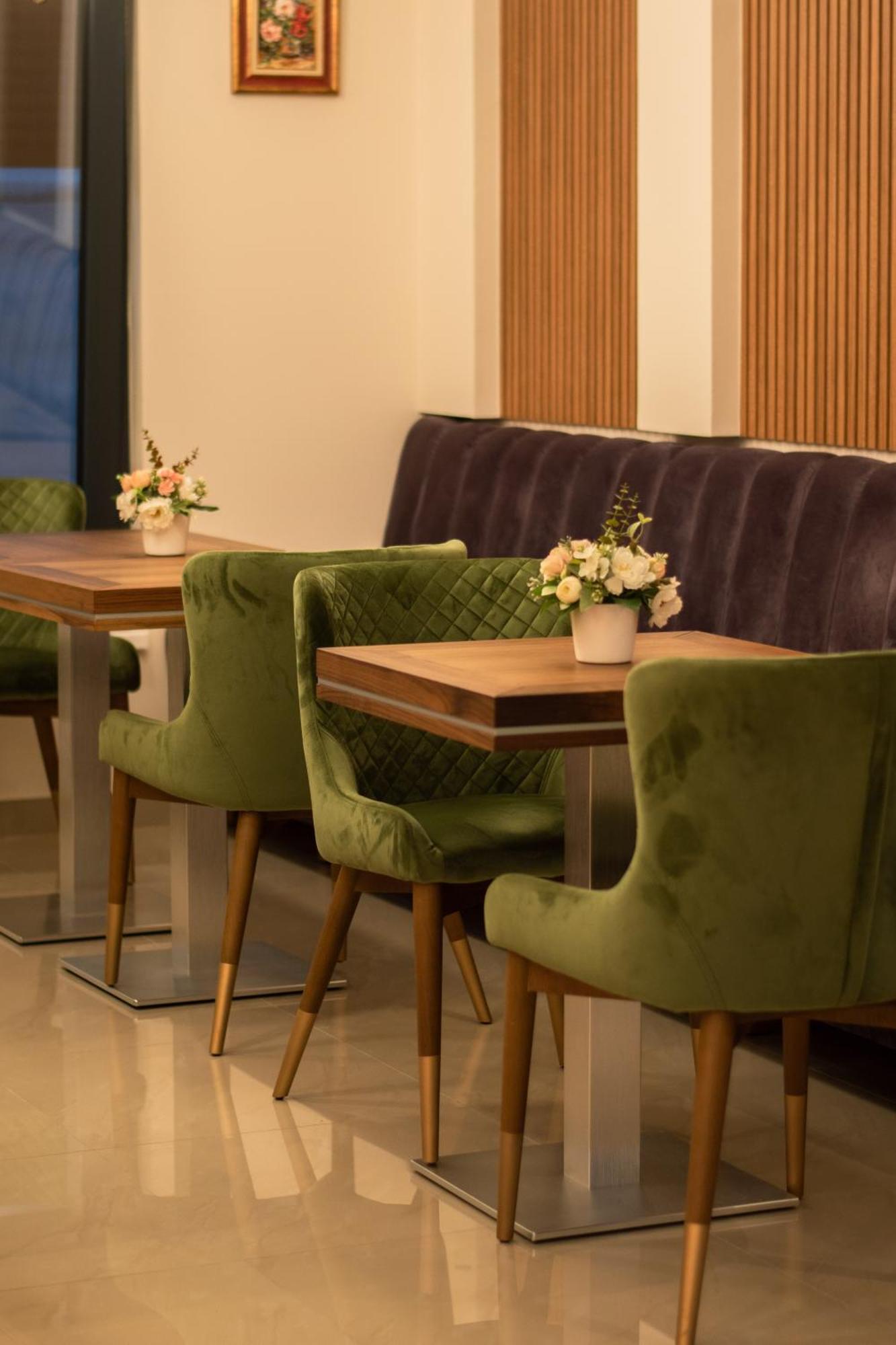 Merak Rooms & Caffe Bar Szabács Kültér fotó