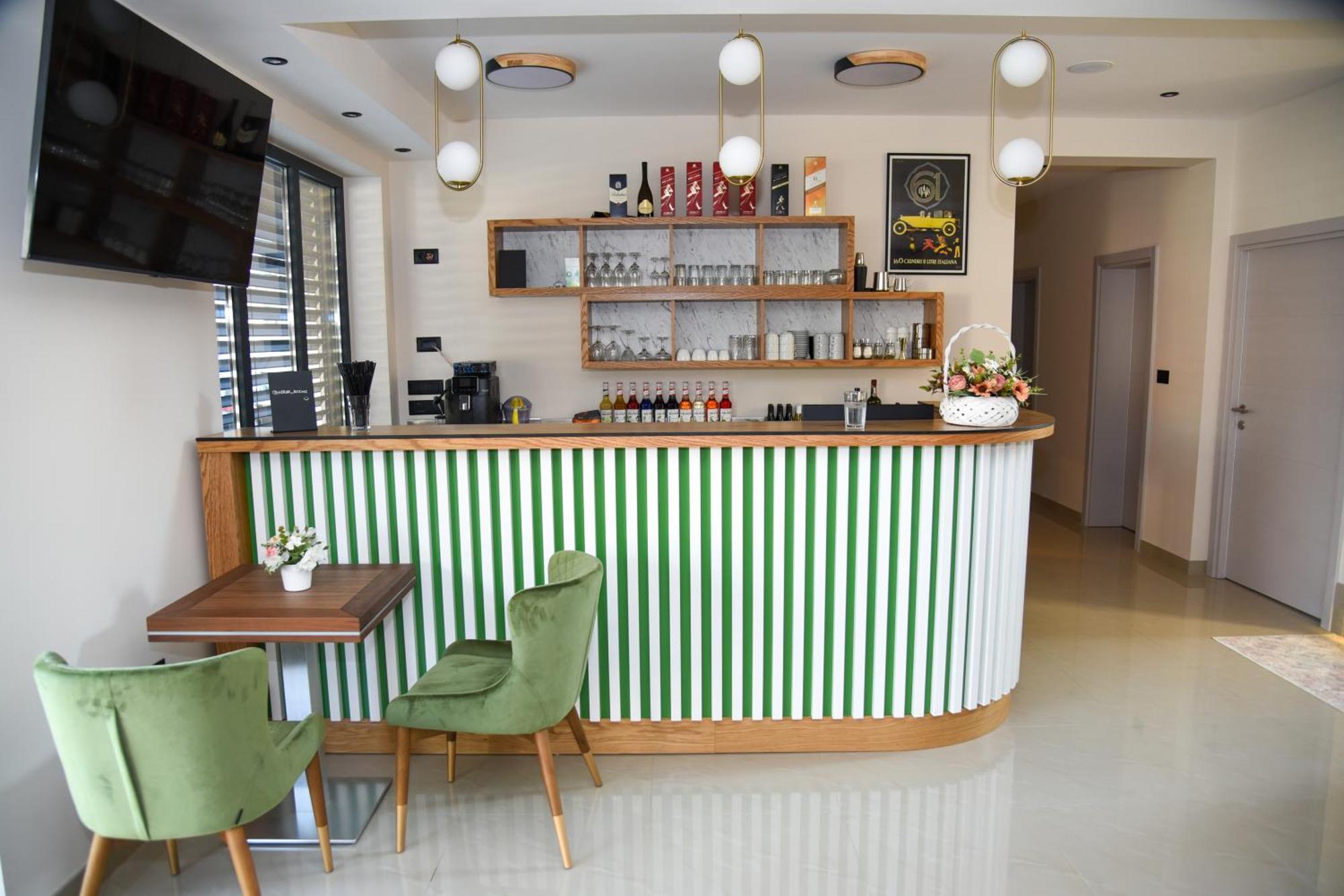 Merak Rooms & Caffe Bar Szabács Kültér fotó